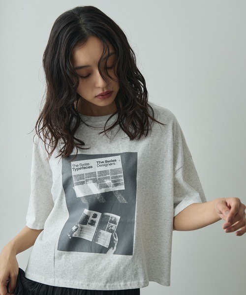 Lunea(ルネア)の「グラフィックプリントTシャツ(Tシャツ/カットソー・レディース・ブラック/ライトグレー・FREE)」の21枚目の写真