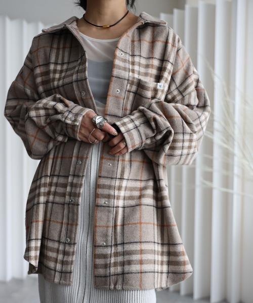 YENNA（イェンナ）の「【ニュアンス起毛チェックシャツジャケット】シャツアウター/ オーバーシャツ（シャツ/ブラウス・レディース・サックスブルー/ブルー/ベージュ・FREE）」の4枚目の写真