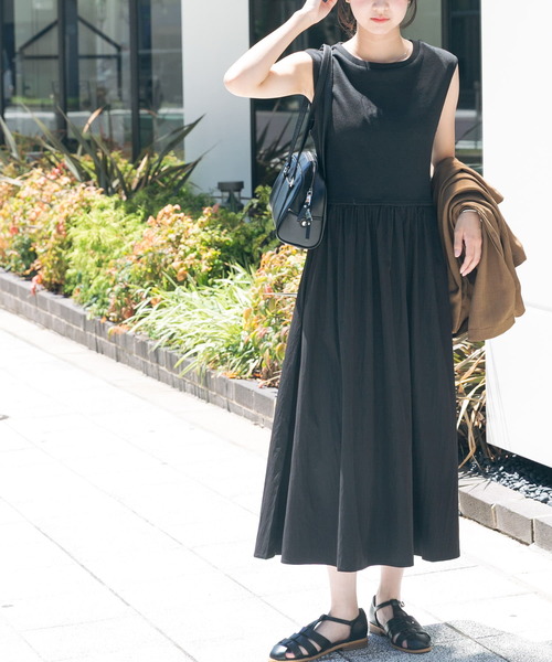 ITEMS URBANRESEARCH(アイテムズ アーバンリサーチ)の「リブドッキングノースリーブワンピース(ワンピース・レディース・グレー系その他/ブラック/カーキ・FREE)」の4枚目の写真