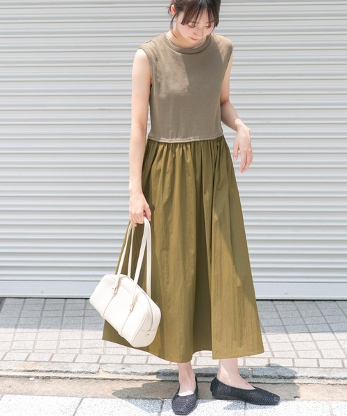 ITEMS URBANRESEARCH(アイテムズ アーバンリサーチ)の「リブドッキングノースリーブワンピース(ワンピース・レディース・グレー系その他/ブラック/カーキ・FREE)」の11枚目の写真
