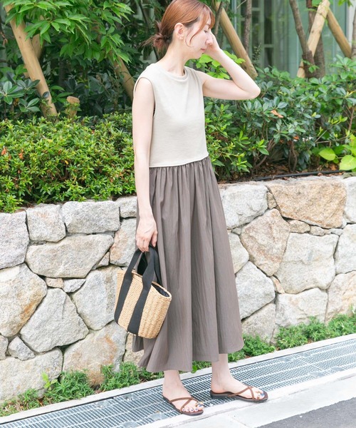 ITEMS URBANRESEARCH(アイテムズ アーバンリサーチ)の「リブドッキングノースリーブワンピース(ワンピース・レディース・グレー系その他/ブラック/カーキ・FREE)」の17枚目の写真