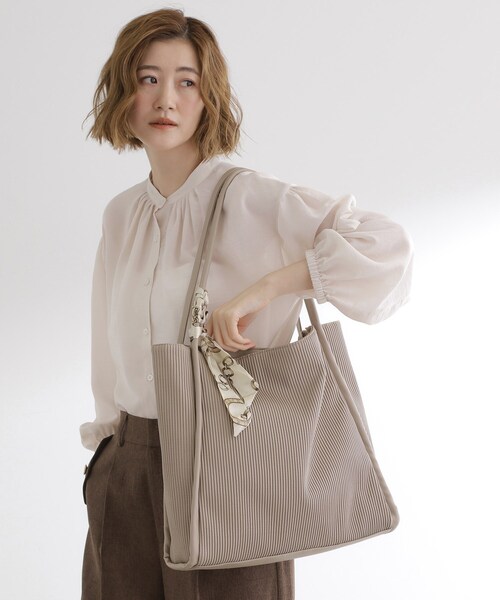 grove（グローブ）の「【A4】プリーツスカーフ付トート（トートバッグ・レディース・シルバー系その他/ライトグレー/ブラック・00）」の3枚目の写真