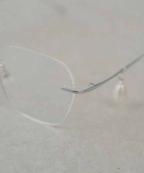 Chico(チコ)の「カスタムパール付フレームレスレンズ(サングラス・レディース・シルバー/ゴールド・FREE)」の7枚目の写真