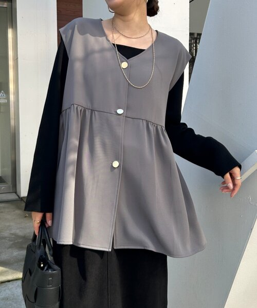 Jena espace merveilleux（ジェナ　エスパスメルヴェイユ）の「【さわゆい企画】ペプラムジレ（ベスト・レディース・グレー/ブラック/ベージュ・FREE）」の2枚目の写真