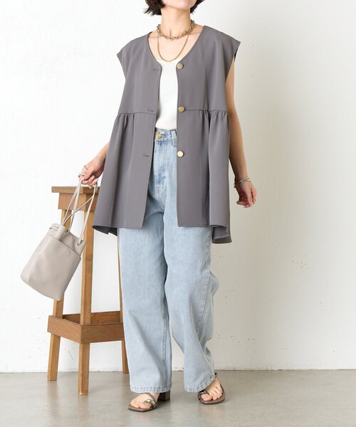 Jena espace merveilleux（ジェナ　エスパスメルヴェイユ）の「【さわゆい企画】ペプラムジレ（ベスト・レディース・グレー/ブラック/ベージュ・FREE）」の4枚目の写真