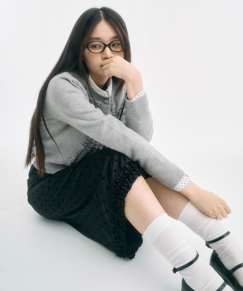 FEKETE（フェケテ）の「polka dot round collar frill blouse / ドット