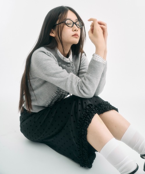 FEKETE（フェケテ）の「polka dot round collar frill blouse / ドット