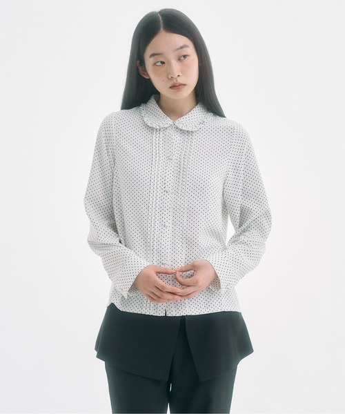 FEKETE（フェケテ）の「polka dot round collar frill blouse / ドット