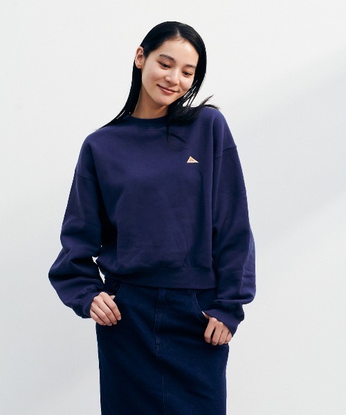 KELTY(ケルティ)の「ミニロゴクロップドクルーネックスウェット(スウェット・レディース・ネイビー/杢グレー/ブラック/ホワイト/ベージュ・FREE)」の5枚目の写真