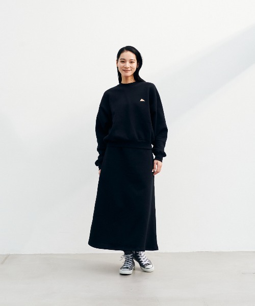 KELTY(ケルティ)の「ミニロゴクロップドクルーネックスウェット(スウェット・レディース・ネイビー/杢グレー/ブラック/ホワイト/ベージュ・FREE)」の2枚目の写真