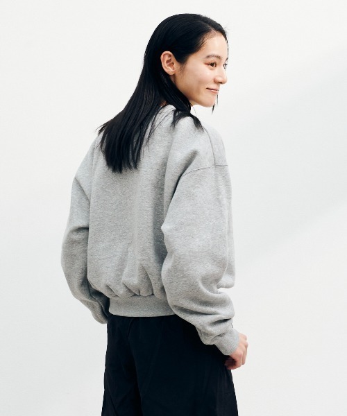KELTY(ケルティ)の「ミニロゴクロップドクルーネックスウェット(スウェット・レディース・ネイビー/杢グレー/ブラック/ホワイト/ベージュ・FREE)」の20枚目の写真