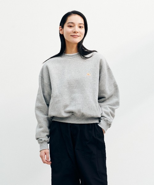 KELTY(ケルティ)の「ミニロゴクロップドクルーネックスウェット(スウェット・レディース・ネイビー/杢グレー/ブラック/ホワイト/ベージュ・FREE)」の19枚目の写真
