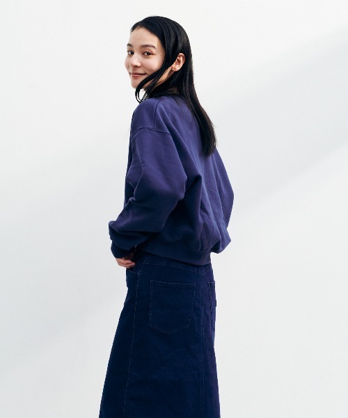 KELTY(ケルティ)の「ミニロゴクロップドクルーネックスウェット(スウェット・レディース・ネイビー/杢グレー/ブラック/ホワイト/ベージュ・FREE)」の14枚目の写真
