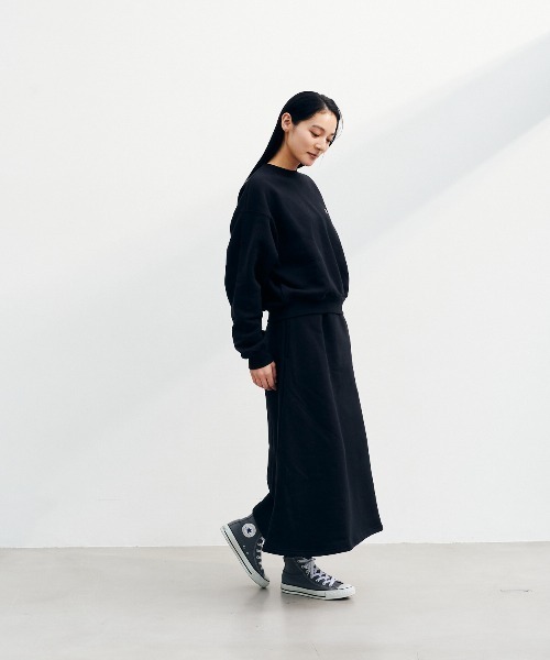 KELTY(ケルティ)の「ミニロゴクロップドクルーネックスウェット(スウェット・レディース・ネイビー/杢グレー/ブラック/ホワイト/ベージュ・FREE)」の13枚目の写真