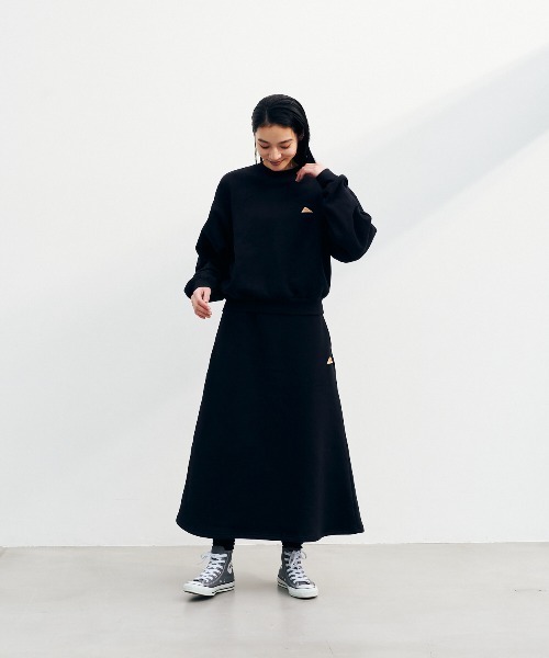 KELTY(ケルティ)の「ミニロゴクロップドクルーネックスウェット(スウェット・レディース・ネイビー/杢グレー/ブラック/ホワイト/ベージュ・FREE)」の12枚目の写真
