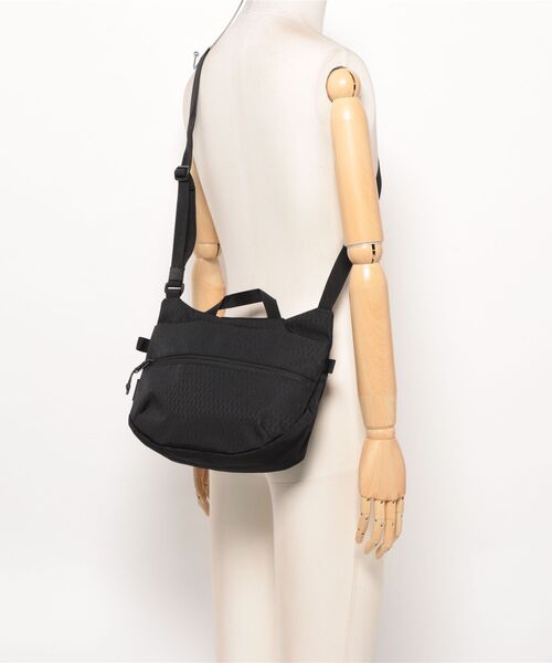 Gramicci（グラミチ）の「【GRAMICCI/グラミチ】CORDURA FIELD SACOCHE / コーデュラナイロン ミニショルダーバッグ（ショルダーバッグ・レディース・レッド/ブルー/オリーブ/ブラック・FREE）」の5枚目の写真