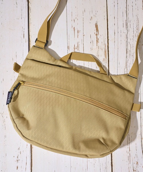 Gramicci（グラミチ）の「【GRAMICCI/グラミチ】CORDURA FIELD SACOCHE / コーデュラナイロン ミニショルダーバッグ（ショルダーバッグ・レディース・レッド/ブルー/オリーブ/ブラック・FREE）」の3枚目の写真