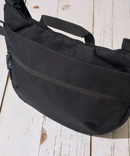 Gramicci（グラミチ）の「【GRAMICCI/グラミチ】CORDURA FIELD SACOCHE / コーデュラナイロン ミニショルダーバッグ（ショルダーバッグ・レディース・レッド/ブルー/オリーブ/ブラック・FREE）」の11枚目の写真