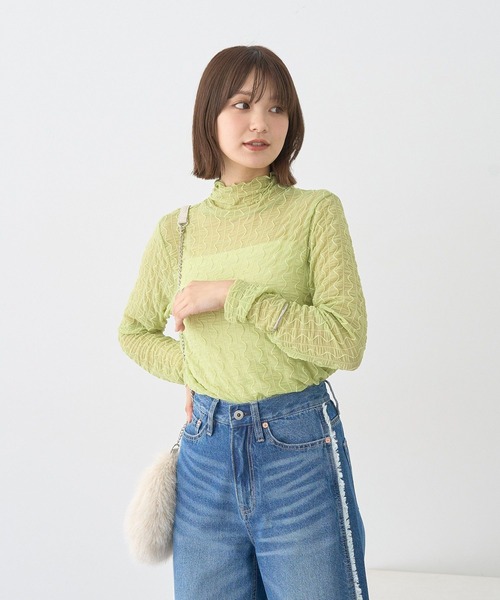 earth music&ecology(アースミュージックアンドエコロジー)の「ハイネックシアーうねうねプルオーバー(Tシャツ/カットソー・レディース・イエロー/ピンク/ライトグリーン/アイボリー/ライトブルー/ブラック・S/M)」の19枚目の写真