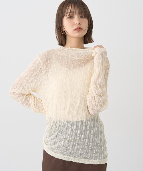 earth music&ecology(アースミュージックアンドエコロジー)の「ハイネックシアーうねうねプルオーバー(Tシャツ/カットソー・レディース・イエロー/ピンク/ライトグリーン/アイボリー/ライトブルー/ブラック・S/M)」の7枚目の写真