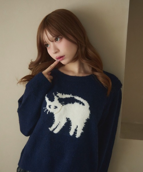 TITTY&CO.(ティティーアンドコー)の「ネコデザインジャガードニット(ニット/セーター・レディース・ネイビー/アイボリー/グレー・FREE)」の4枚目の写真