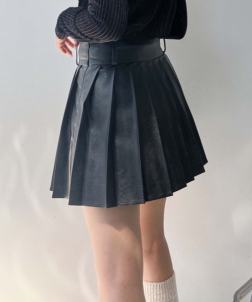 AS KNOW AS plus（アズノゥアズプラス）の「♪フェイクレザープリーツミニスカート　セットアップ可能（スカート・レディース・ブラック/ブラウン系/グレイッシュベージュ・FREE）」の5枚目の写真