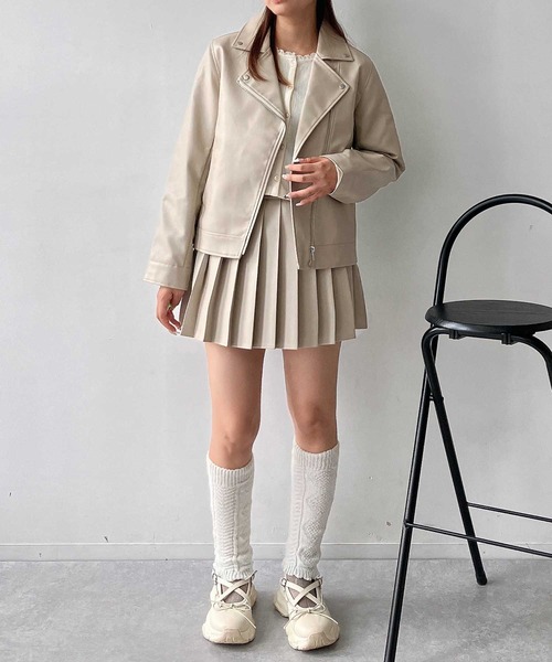 AS KNOW AS plus（アズノゥアズプラス）の「♪フェイクレザープリーツミニスカート　セットアップ可能（スカート・レディース・ブラック/ブラウン系/グレイッシュベージュ・FREE）」の21枚目の写真