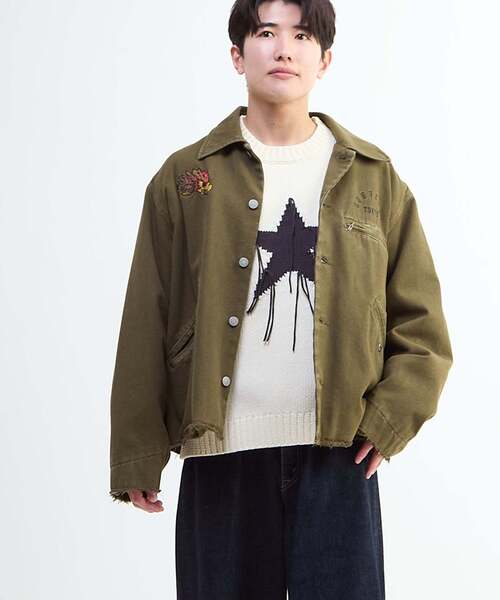 CONVERSE TOKYO（コンバーストウキョウ）の「PIGMENT DYE EMBROIDERY DETROIT JACKET（ミリタリージャケット・レディース・チャコールグレー/オリーブ・MEDIUM/SMALL）」の8枚目の写真