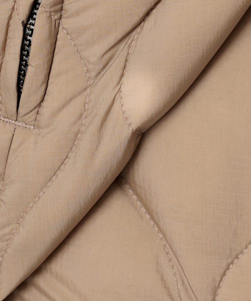 WILD THINGS（ワイルドシングス）の「《追加》別注 WILD THINGS×TAION×relume HAPPY JKT：リバーシブルダウン（ダウンジャケット/コート・レディース・ブラック/ベージュ・SMALL/MEDIUM）」の3枚目の写真