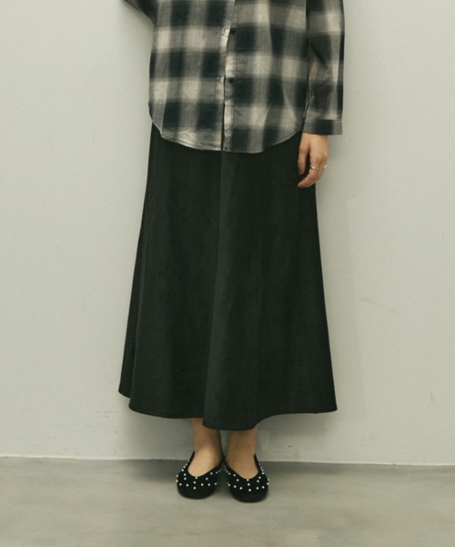 Lutim by u(ルチバイユー)の「Velvet pearl dot pumps / ベルベットパールドットパンプス(パンプス・レディース・ブラウン/ブラック・24.5/23.5)」の10枚目の写真