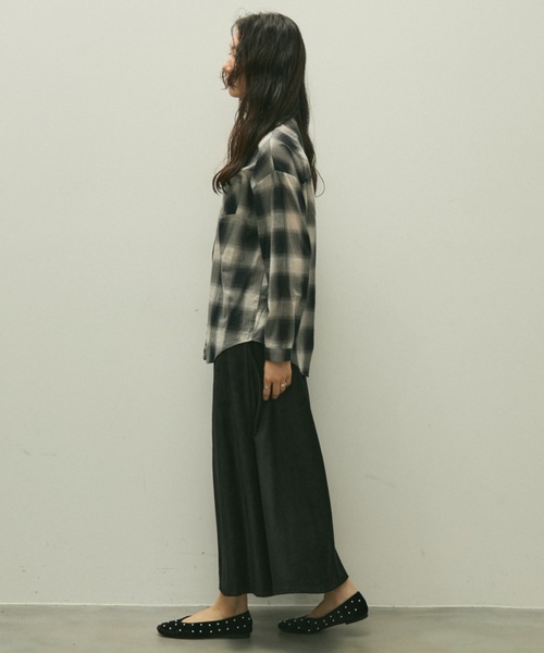 Lutim by u(ルチバイユー)の「Velvet pearl dot pumps / ベルベットパールドットパンプス(パンプス・レディース・ブラウン/ブラック・24.5/23.5)」の12枚目の写真