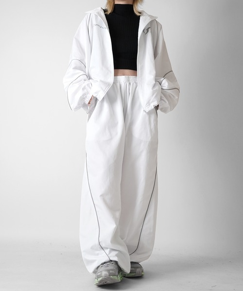 Confirm（コンファーム）の「Y2K 切替パイピングサイドライン 裾ドローコード ナイロンワイドパンツ ユニセックス（その他パンツ・メンズ・ブラック/グレー/ホワイト・M/L）」の22枚目の写真