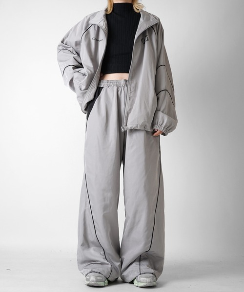 Confirm（コンファーム）の「Y2K 切替パイピングサイドライン 裾ドローコード ナイロンワイドパンツ ユニセックス（その他パンツ・メンズ・ブラック/グレー/ホワイト・M/L）」の11枚目の写真