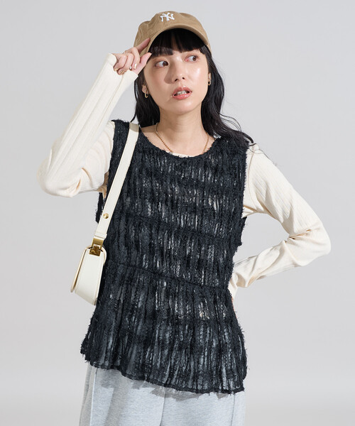 FREAK'S STORE（フリークスストア）の「2WAY フェザーフリンジベスト（ベスト・レディース・オフホワイト/ブラック・ﾌﾘ-）」の9枚目の写真