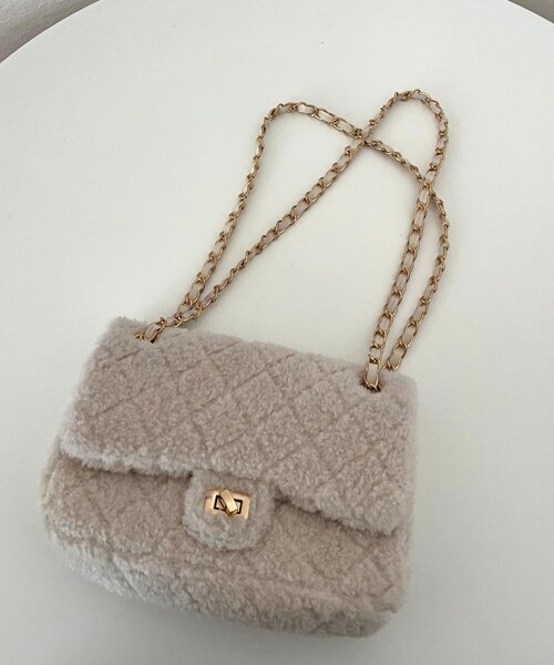 prose verse（プロズヴェール）の「ボアキルティングショルダーバッグ（ショルダーバッグ・レディース・アイボリー/ブラック/ピンク・FREE）」の4枚目の写真