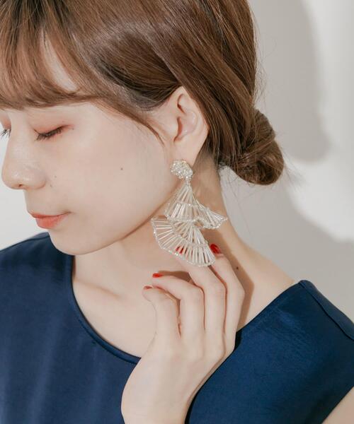 SMELLY（スメリー）の「スパイラルビーズデザインピアス（ピアス（両耳用）・レディース・シルバー・-）」の4枚目の写真