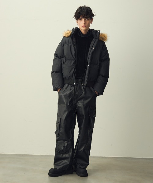 Shoowtime(ショウタイム)の「Faux Leather Cargo Wide Pants / 合成皮革カーゴワイドパンツ(カーゴパンツ・メンズ・ブラック・MEDIUM/X-LARGE/LARGE)」の9枚目の写真