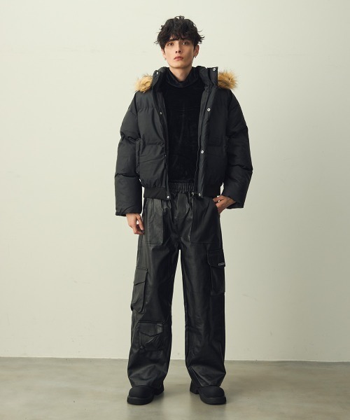 Shoowtime(ショウタイム)の「Faux Leather Cargo Wide Pants / 合成皮革カーゴワイドパンツ(カーゴパンツ・メンズ・ブラック・MEDIUM/X-LARGE/LARGE)」の10枚目の写真