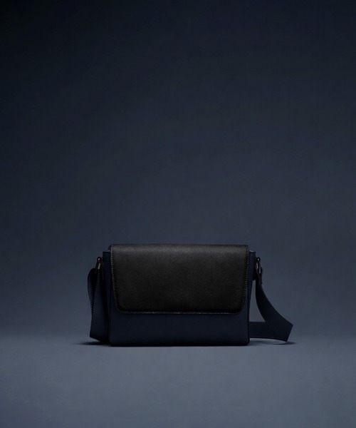 大好評再入荷!!】Saffiano Leather Shoulder Bag ｜防水性/軽量/長さ