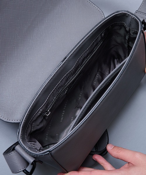 大好評再入荷!!】Saffiano Leather Shoulder Bag ｜防水性/軽量/長さ