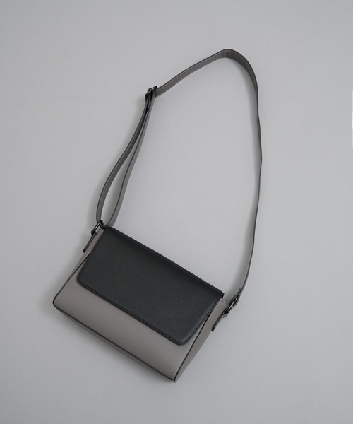 UNITED TOKYO（ユナイテッドトウキョウ）の「【大好評再入荷!!】Saffiano Leather Shoulder Bag　｜防水性/軽量/長さ調整可能/大人気/ショルダー/横長/ギフト/耐久性/防汚性/ドリンク収納可（ショルダーバッグ・メンズ・ライトグレー/ブラック/ブラウン/ダークグレー・FREE）」の15枚目の写真