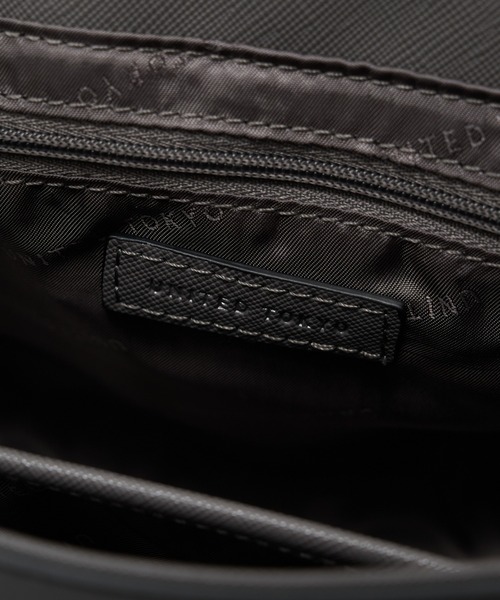 大好評再入荷!!】Saffiano Leather Shoulder Bag ｜防水性/軽量/長さ