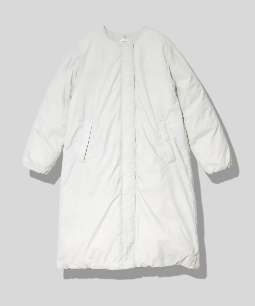 NANGA(ナンガ)の「NANGA/ナンガ NO COLLAR DOWN COAT W(ダウンジャケット/コート・レディース・ブラック/アイボリー・MEDIUM)」の1枚目の写真