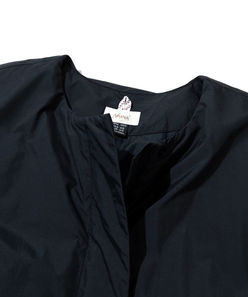 NANGA(ナンガ)の「NANGA/ナンガ NO COLLAR DOWN COAT W(ダウンジャケット/コート・レディース・ブラック/アイボリー・MEDIUM)」の3枚目の写真