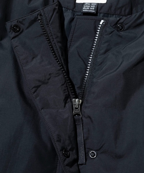 NANGA(ナンガ)の「NANGA/ナンガ NO COLLAR DOWN COAT W(ダウンジャケット/コート・レディース・ブラック/アイボリー・MEDIUM)」の4枚目の写真