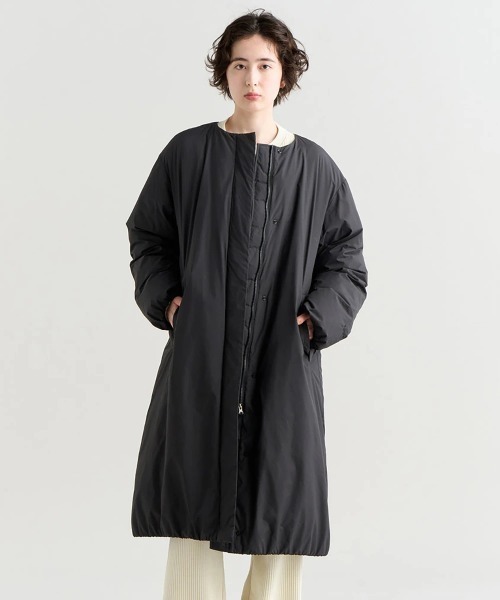 NANGA(ナンガ)の「NANGA/ナンガ NO COLLAR DOWN COAT W(ダウンジャケット/コート・レディース・ブラック/アイボリー・MEDIUM)」の14枚目の写真
