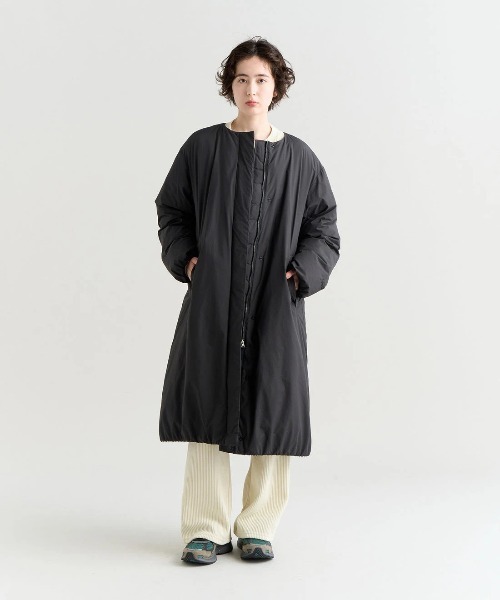 NANGA(ナンガ)の「NANGA/ナンガ NO COLLAR DOWN COAT W(ダウンジャケット/コート・レディース・ブラック/アイボリー・MEDIUM)」の15枚目の写真