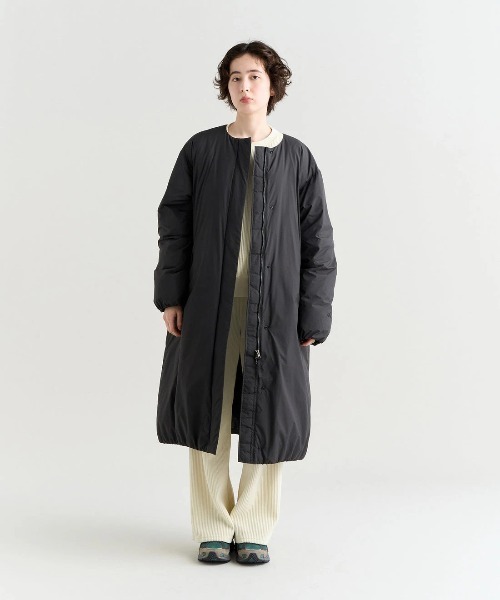 NANGA(ナンガ)の「NANGA/ナンガ NO COLLAR DOWN COAT W(ダウンジャケット/コート・レディース・ブラック/アイボリー・MEDIUM)」の17枚目の写真