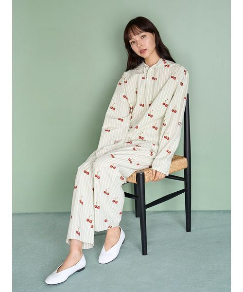 gelato pique（ジェラートピケ）の「【UNISEX】チェリー柄シャツパーカ