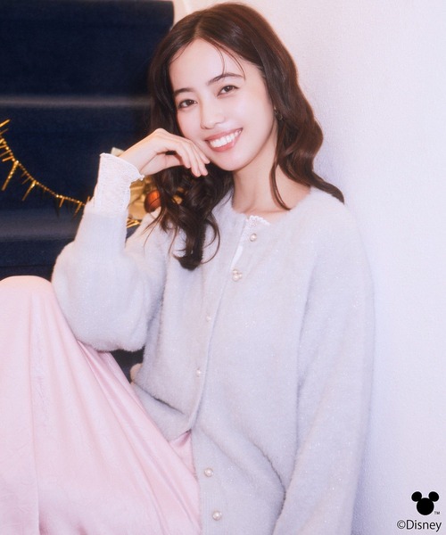 Disney（ディズニー）の「Disney/ポイントミッキーラメシャギーカーデ（カーディガン/ボレロ・レディース・アイボリー/ライトグレー・FREE）」の3枚目の写真